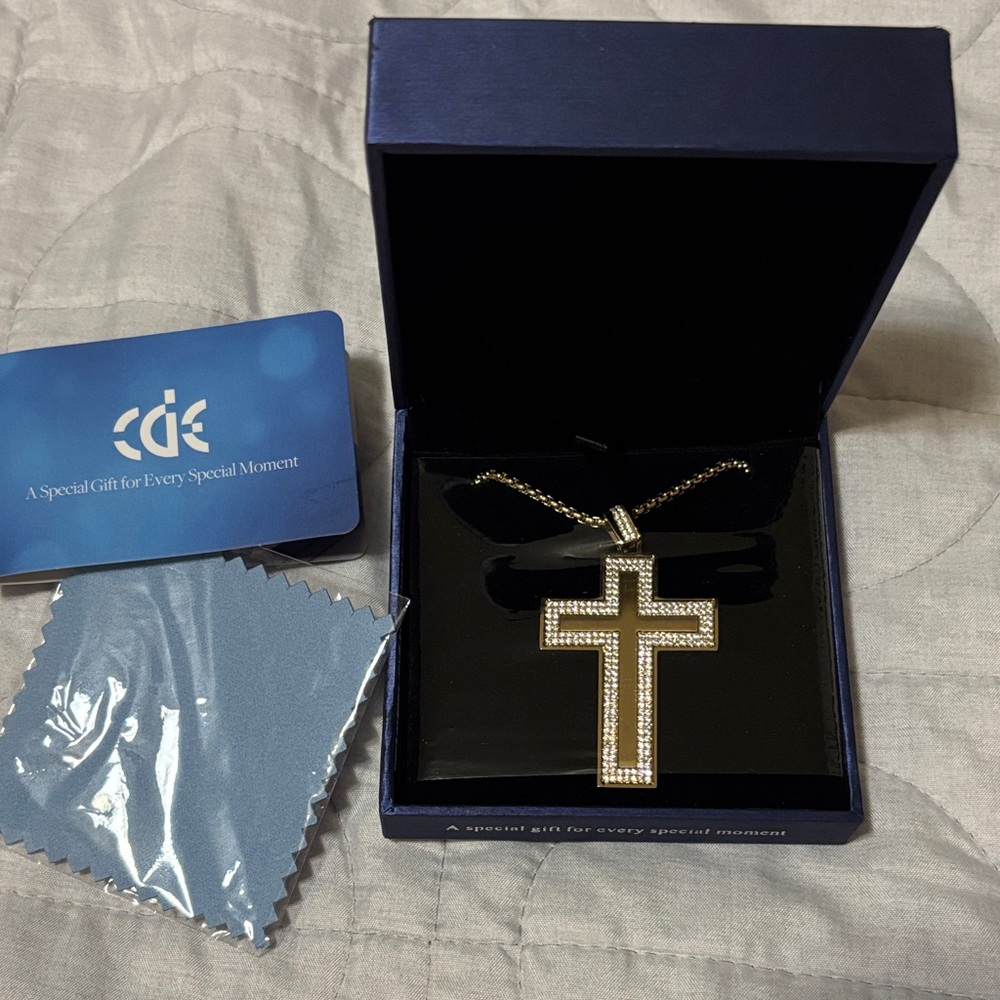 Elegant Silver Cross Pendant Necklace